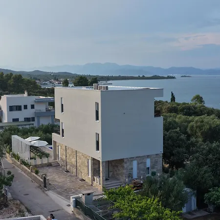 Fami By Dubooker Villa Drače
